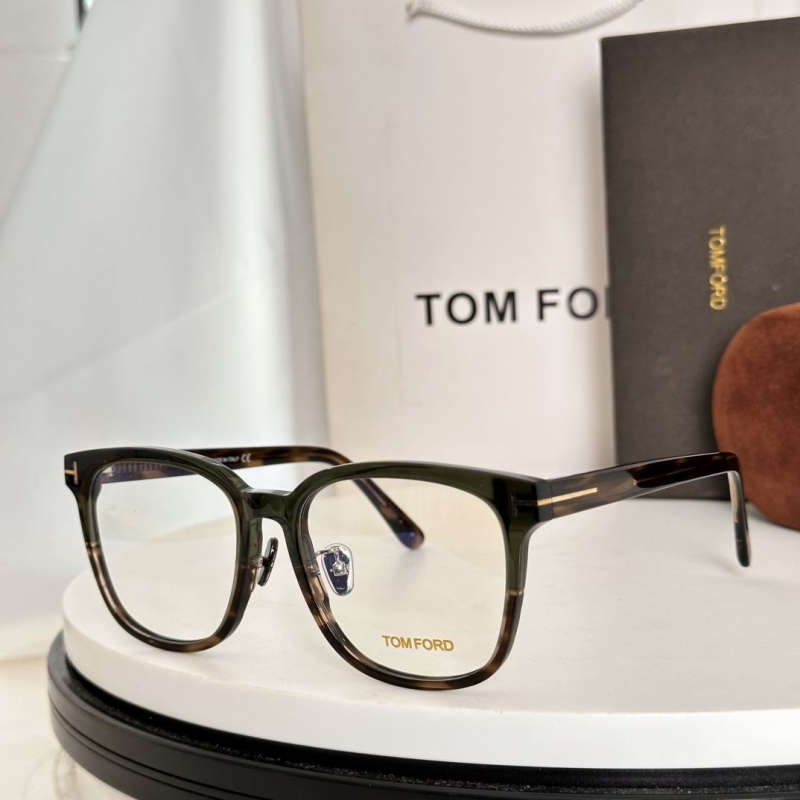TOM FORD